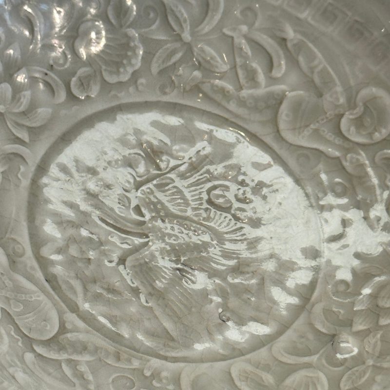 Two Chinese qingbai plates and a Longquan celadon plate - 图24