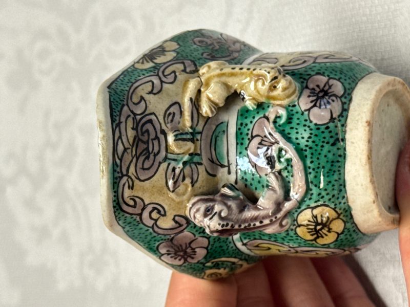 A Chinese famille verte sancai biscuit libation cup and a model of a shoe - 图20