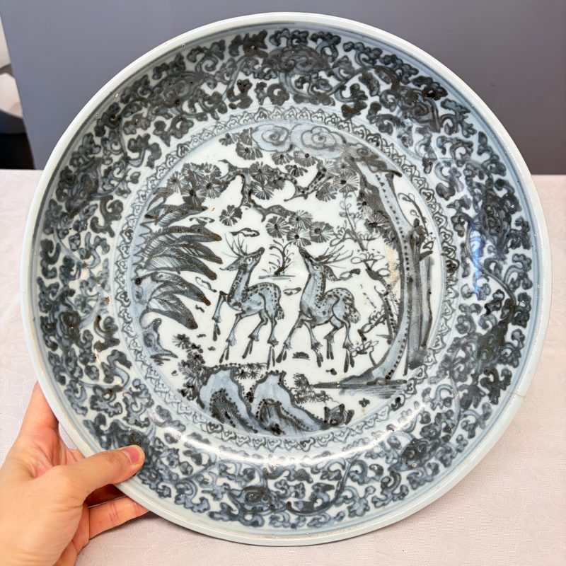 A Chinese blue and white 'Deer' dish - 图3