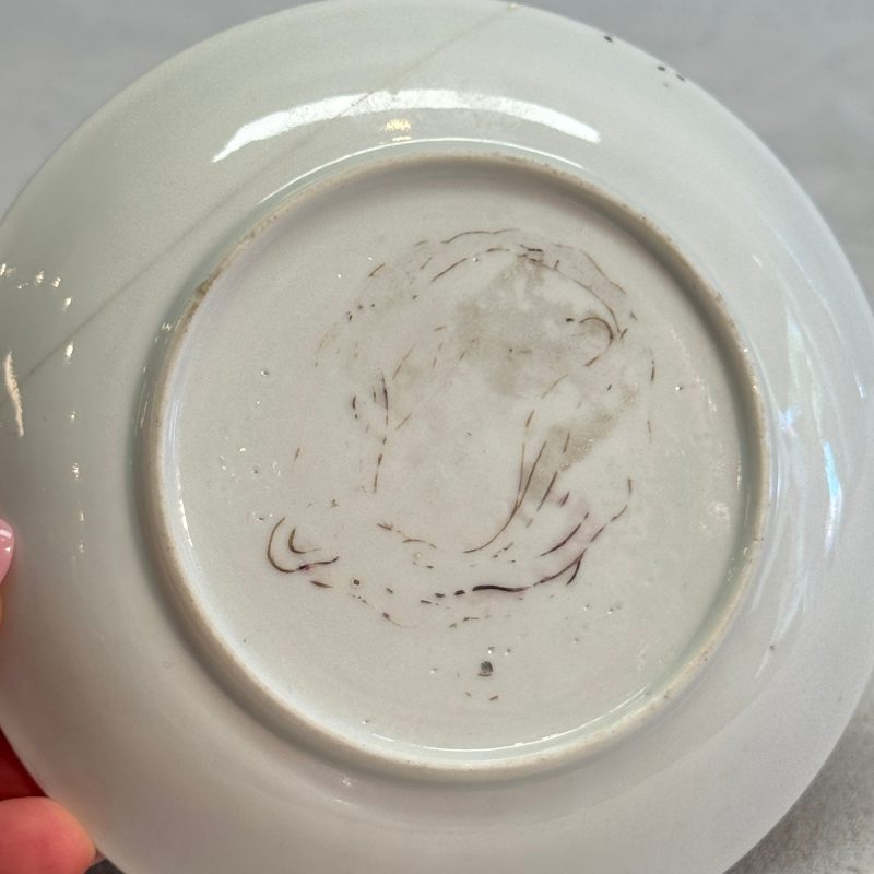 A pair of Chinese famille rose 'Milkmaid' saucers - 图25