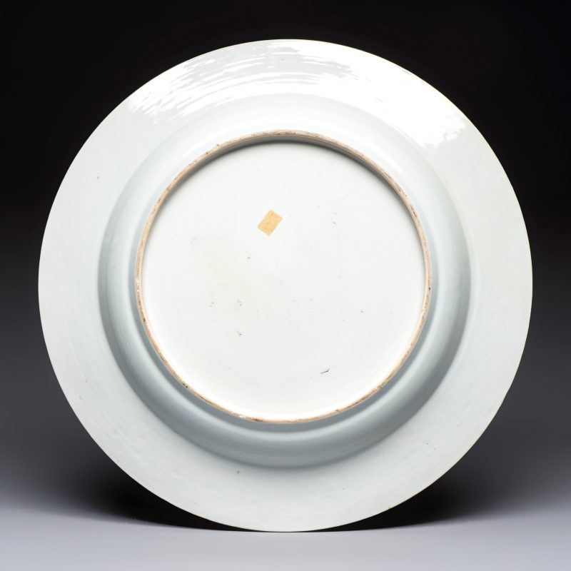 A large Chinese famille verte armorial 'Provinces' dish with the arms of Zutphen - 图2