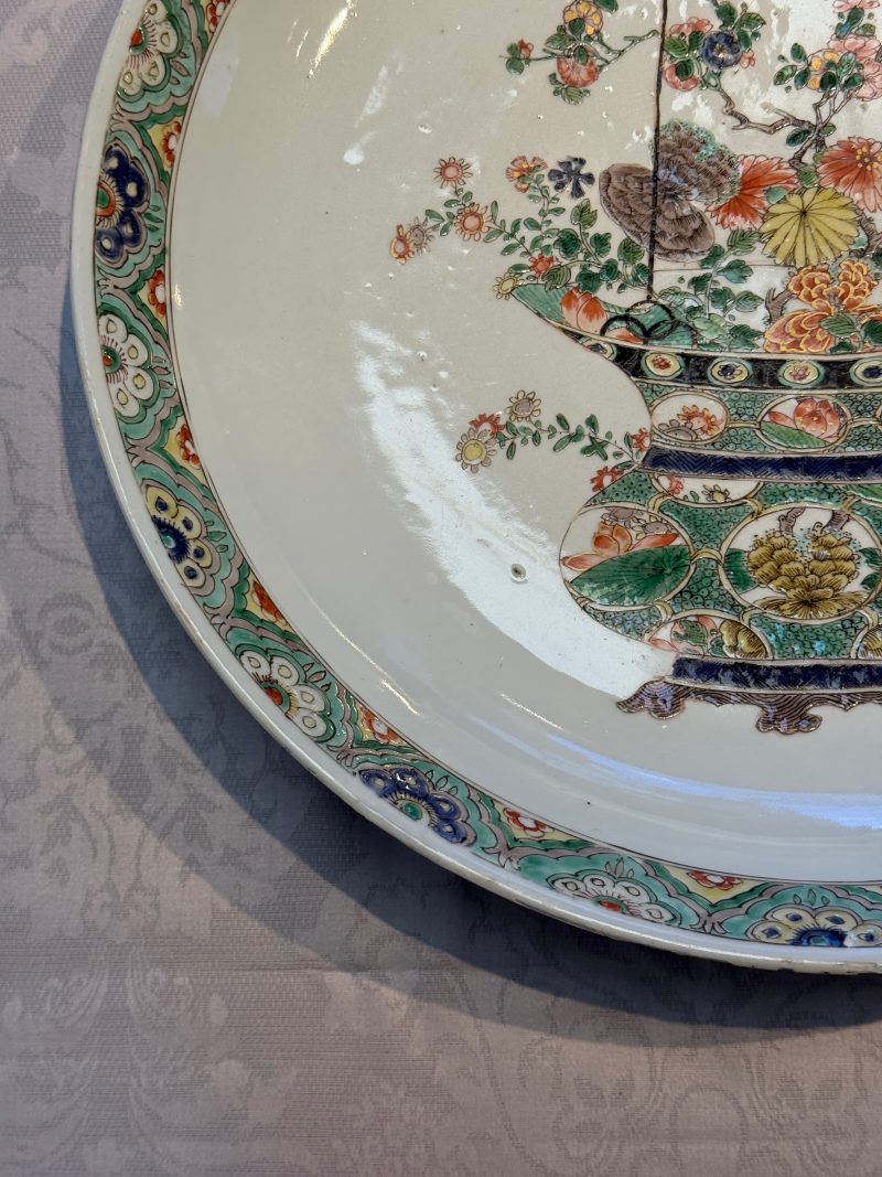 A Chinese famille verte 'Flower Basket' dish - 图5