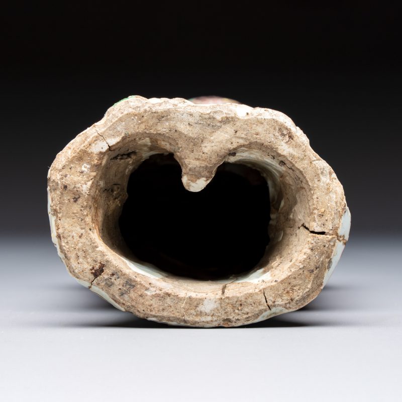 A rare Chinese wucai figure of a dignitary - 图7