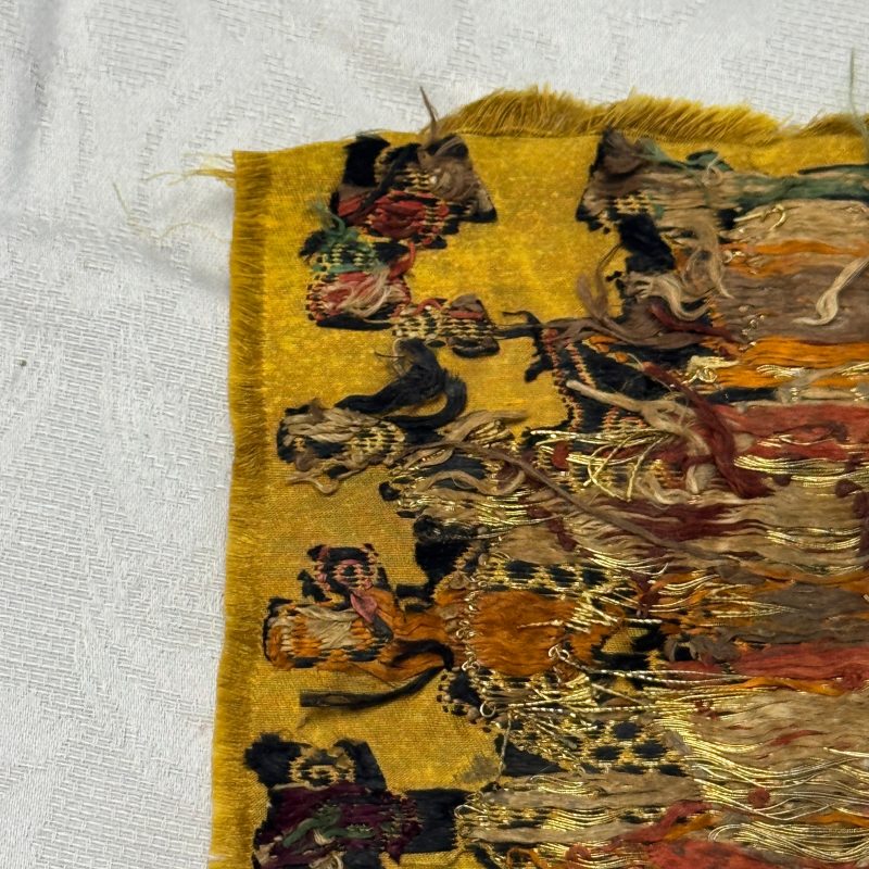 A small Chinese gold-thread brocade 'Dragon' panel - 图12