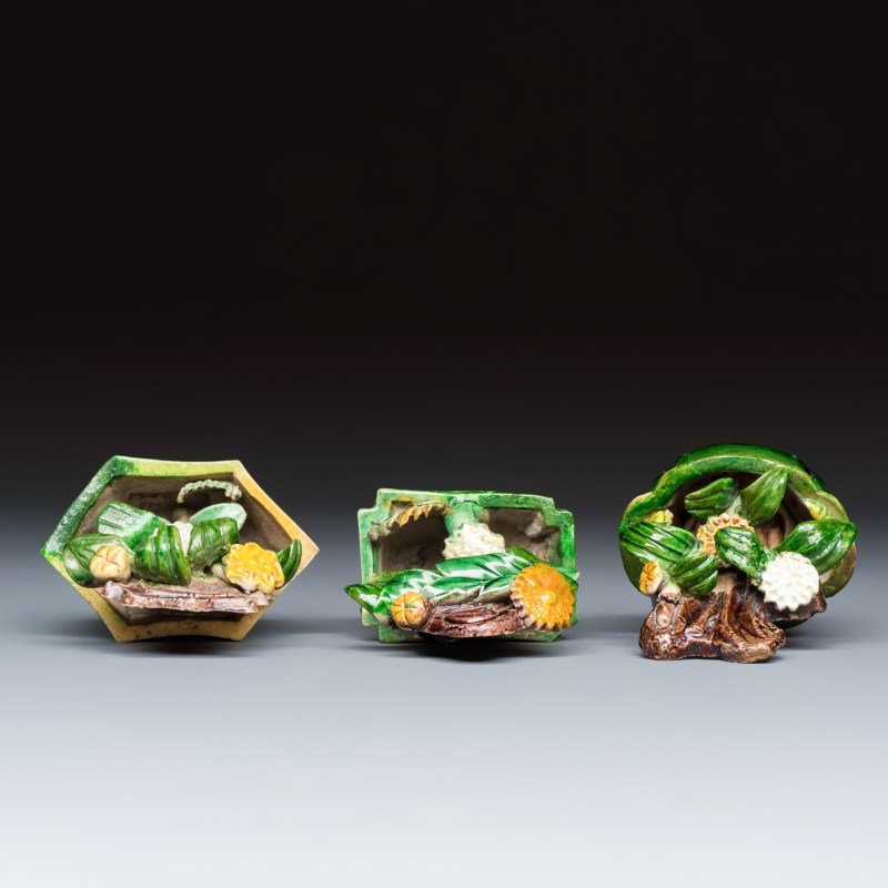 Three Chinese famille verte sancai biscuit 'Jardinière' incense stick holders - 图6