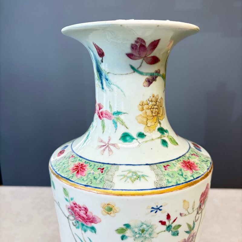 A pair of Chinese famille rose 'Court Lady in a Garden Setting' vases - 图22