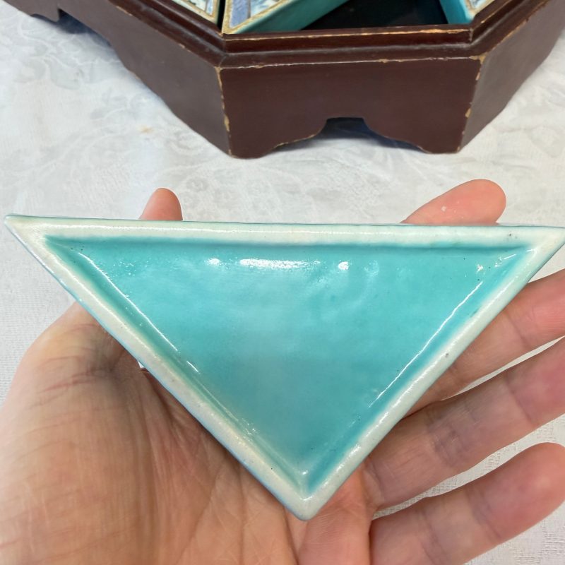 A Chinese famille rose 'Foreigners Hunting' six-piece sweetmeat set on a wooden tray - 图20