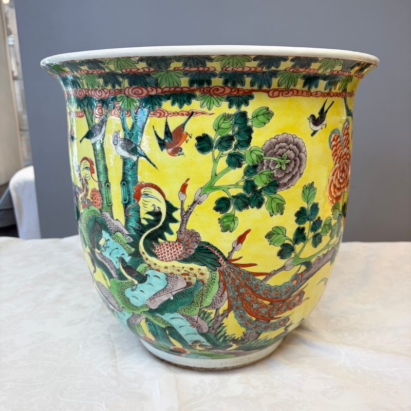 A Chinese famille verte yellow-ground 'Birds among Flowering Branches' jardinière - 图8