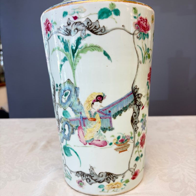 A pair of Chinese famille rose 'Court Lady in a Garden Setting' vases - 图21
