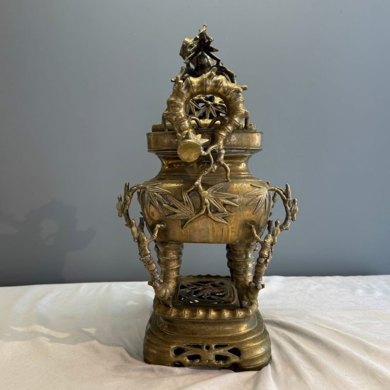A Vietnamese bronze covered censer and stand - 图24
