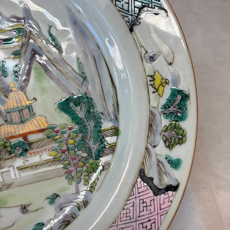 A collection of 13 Chinese famille rose 'Landscape' plates and dishes - 图40