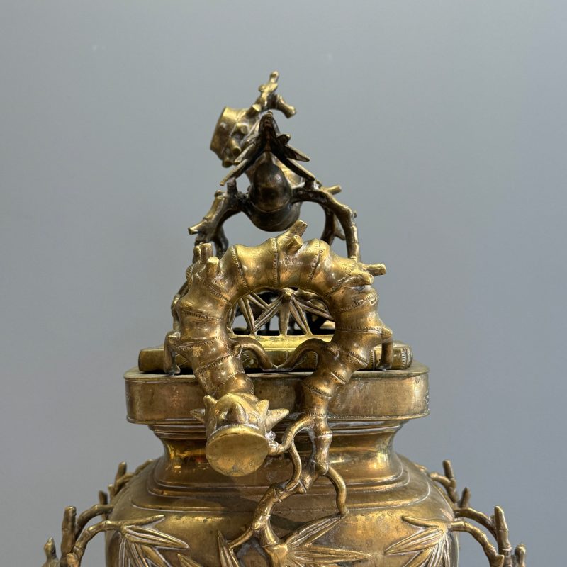 A Vietnamese bronze covered censer and stand - 图25