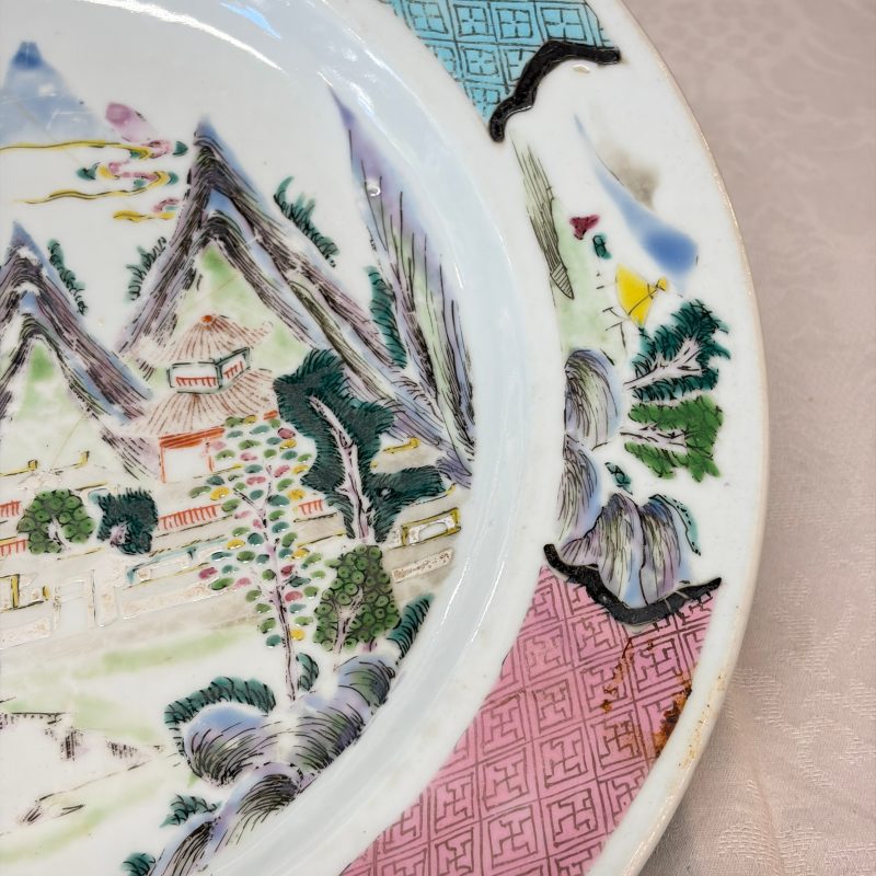 A collection of 13 Chinese famille rose 'Landscape' plates and dishes - 图132