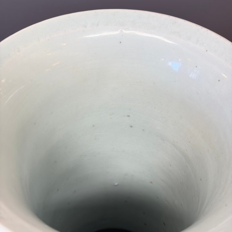 A Chinese wucai 'Gu' vase with Sanxing design - 图24