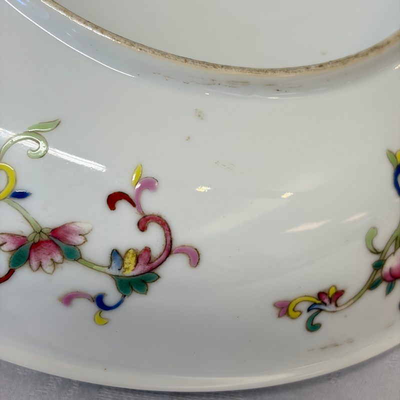 A fine Chinese famille rose 'Pair of Birds among Flowering Branches' plate - 图12
