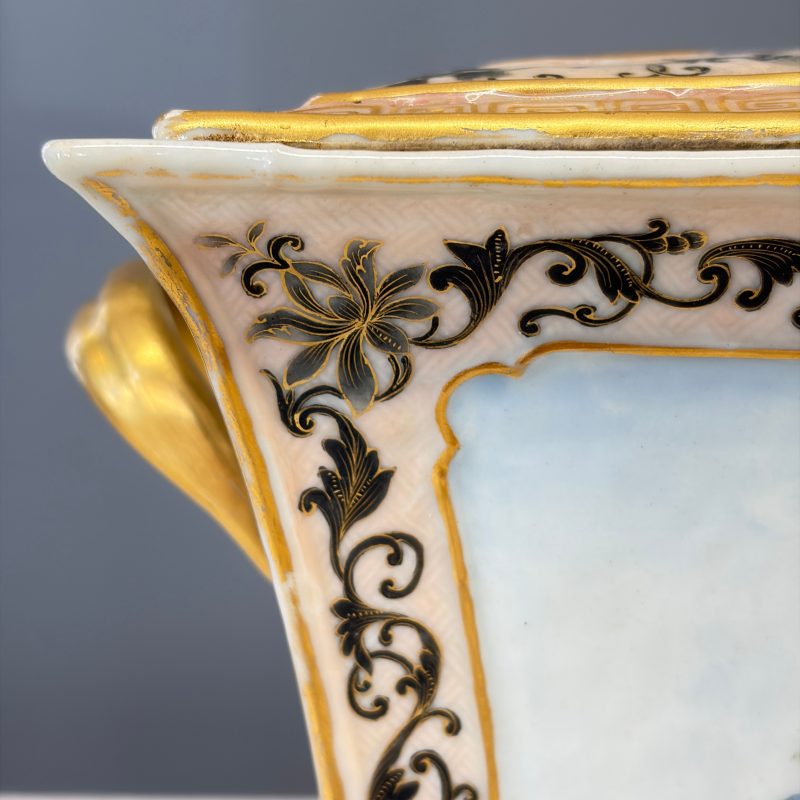 A pair of extremely rare Chinese Canton famille rose bough pots - 图55