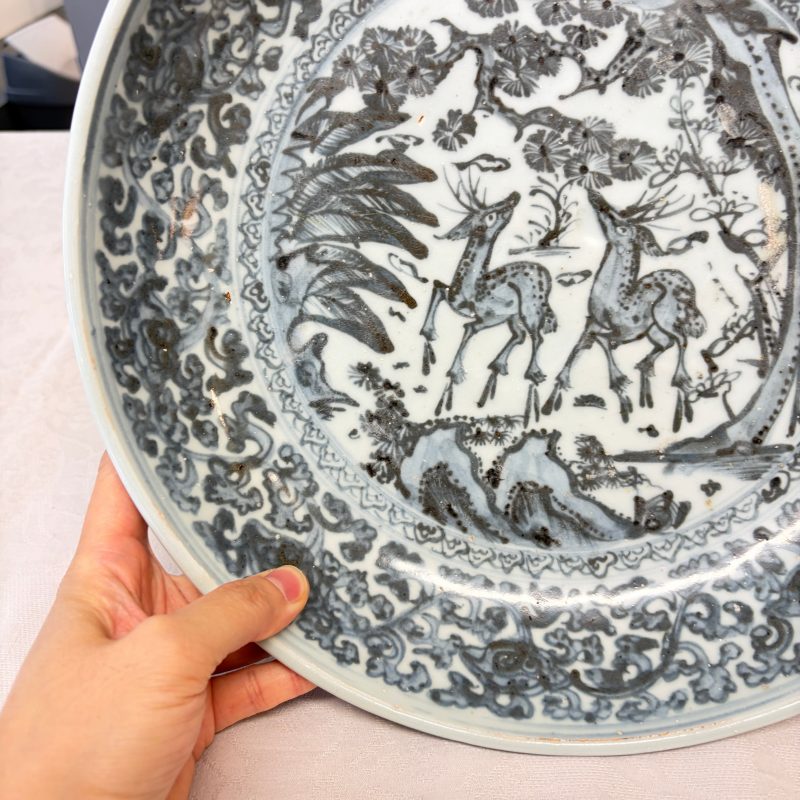 A Chinese blue and white 'Deer' dish - 图7
