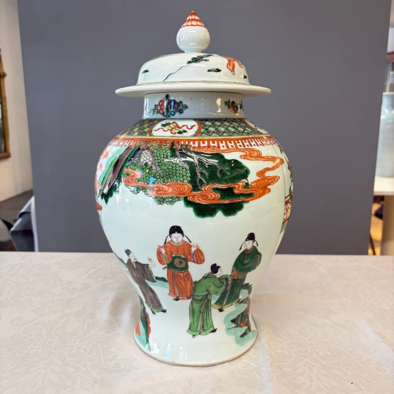 A Chinese famille verte 'Scholars and Court Ladies' baluster vase and cover - 图11