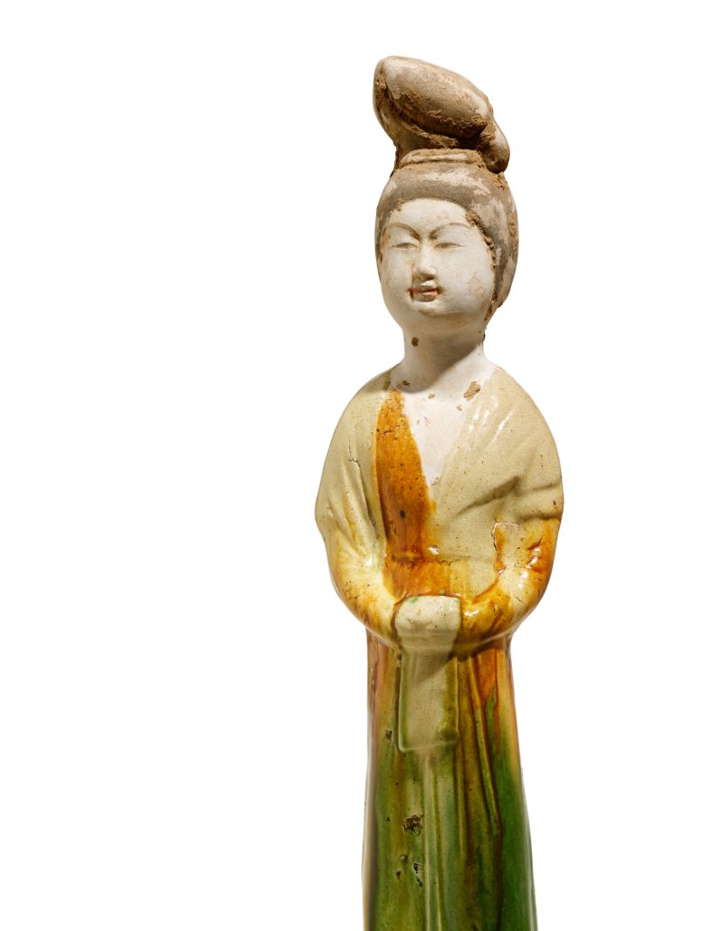 A sancai figure of a lady, Tang dynasty | 唐　三彩仕女立俑 - 图2