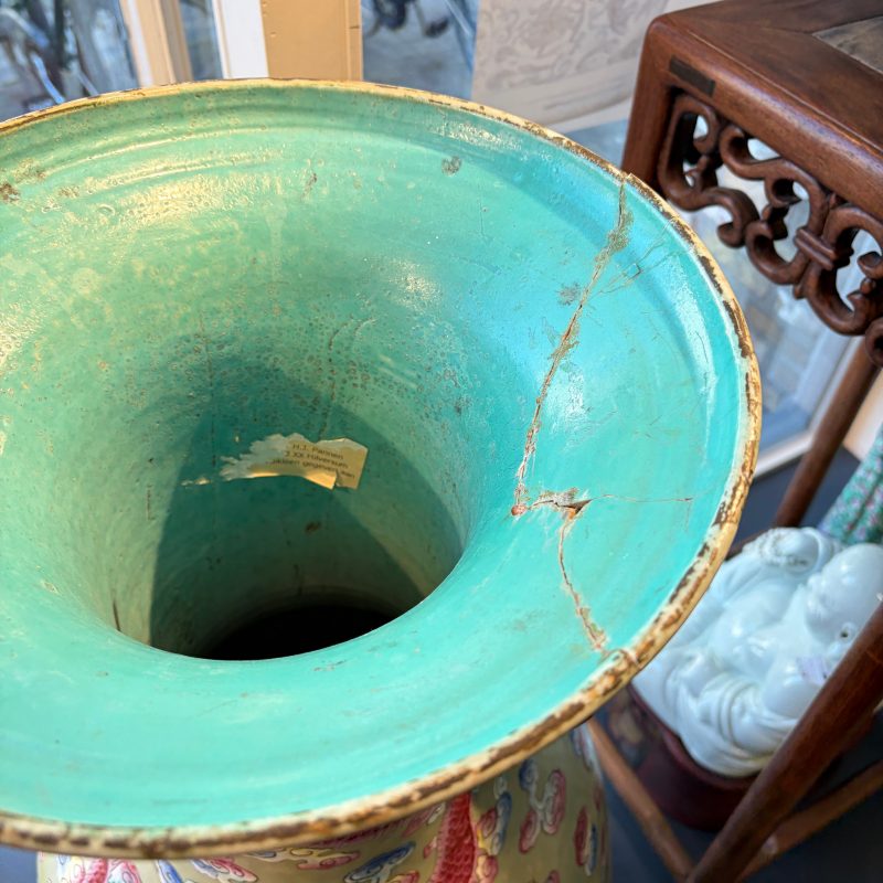 A large Chinese famille rose celadon-ground 'Dragon' vase - 图23