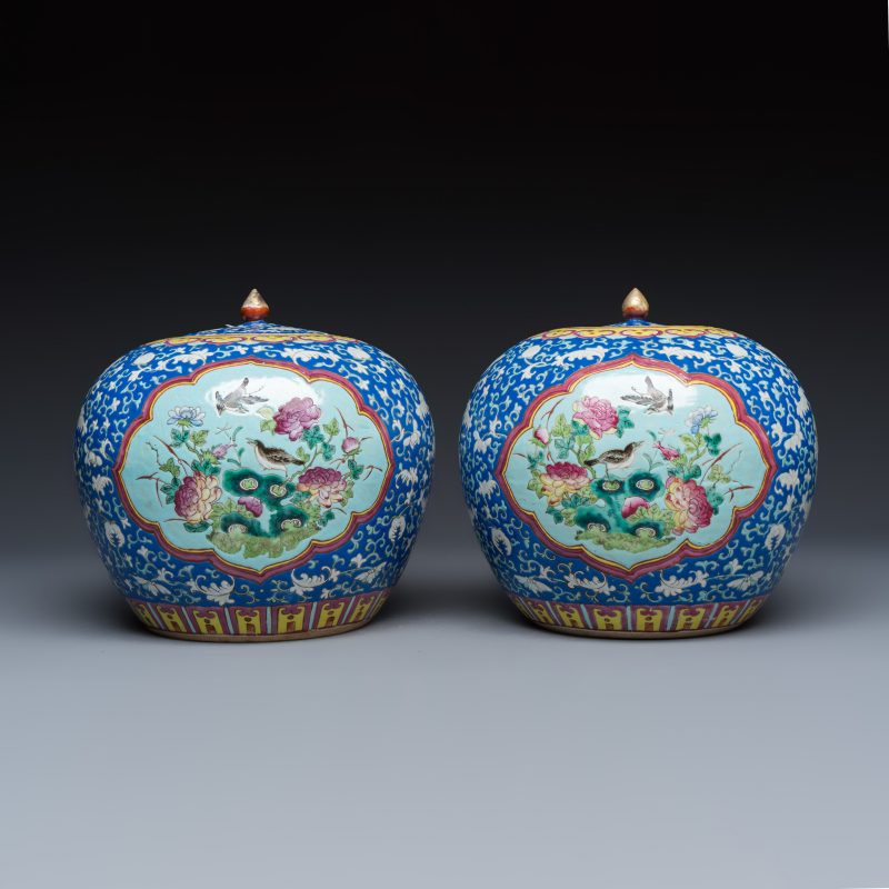 A pair of Chinese famille rose 'Birds among Flowering Branches' jars and covers - 图2