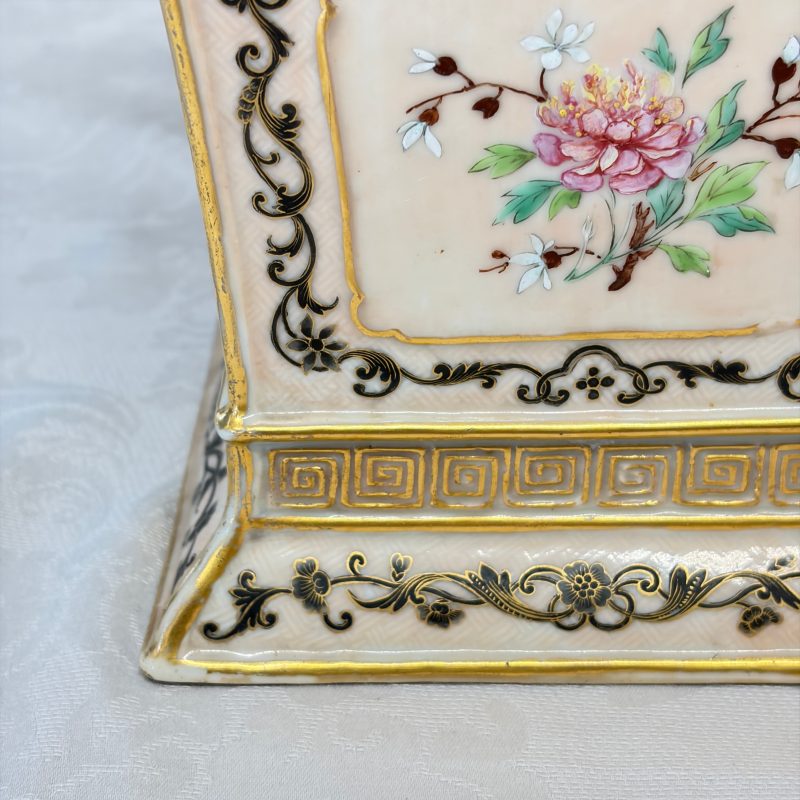 A pair of extremely rare Chinese Canton famille rose bough pots - 图61