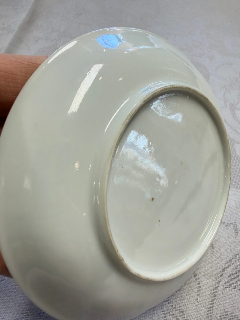 A Chinese famille rose tea bowl and saucer with floral design - 图27