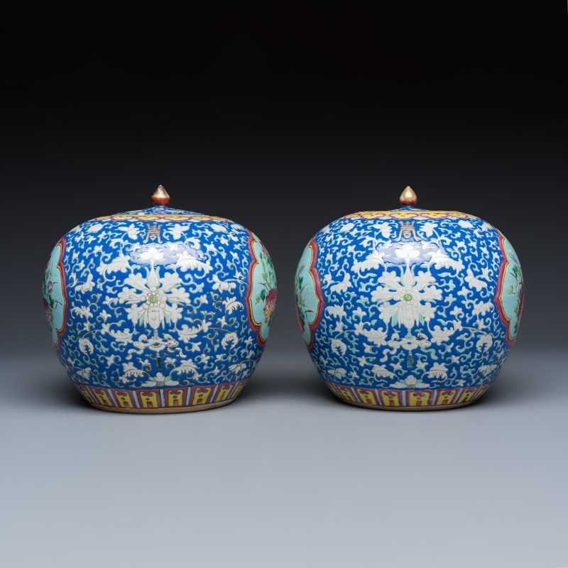 A pair of Chinese famille rose 'Birds among Flowering Branches' jars and covers - 图3