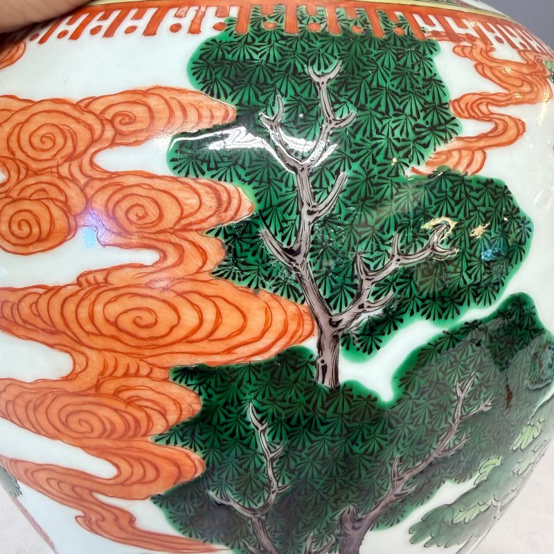 A Chinese famille verte 'Scholars and Court Ladies' baluster vase and cover - 图15