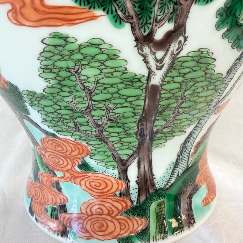 A Chinese famille verte 'Scholars and Court Ladies' baluster vase and cover - 图16