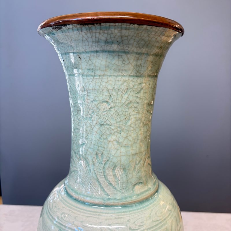 A Chinese Longquan celadon-glazed incised 'Peony' yenyen vase - 图9