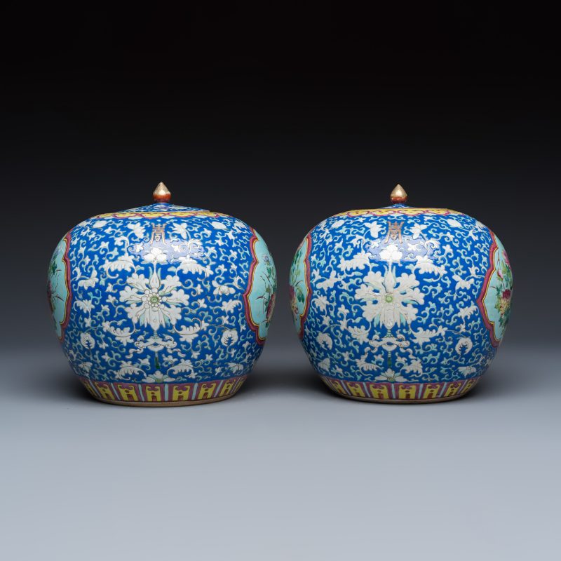 A pair of Chinese famille rose 'Birds among Flowering Branches' jars and covers - 图5