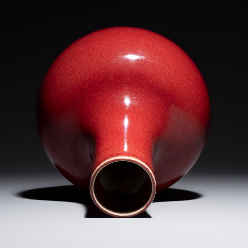 A Chinese copper-red-glazed bottle vase - 图5