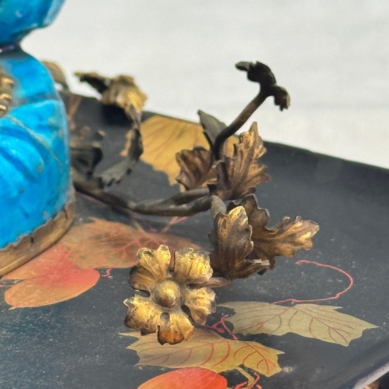 A French lacquered and gilt-bronze-mounted inkwell with a Chinese turquoise-glazed Buddha - 图14