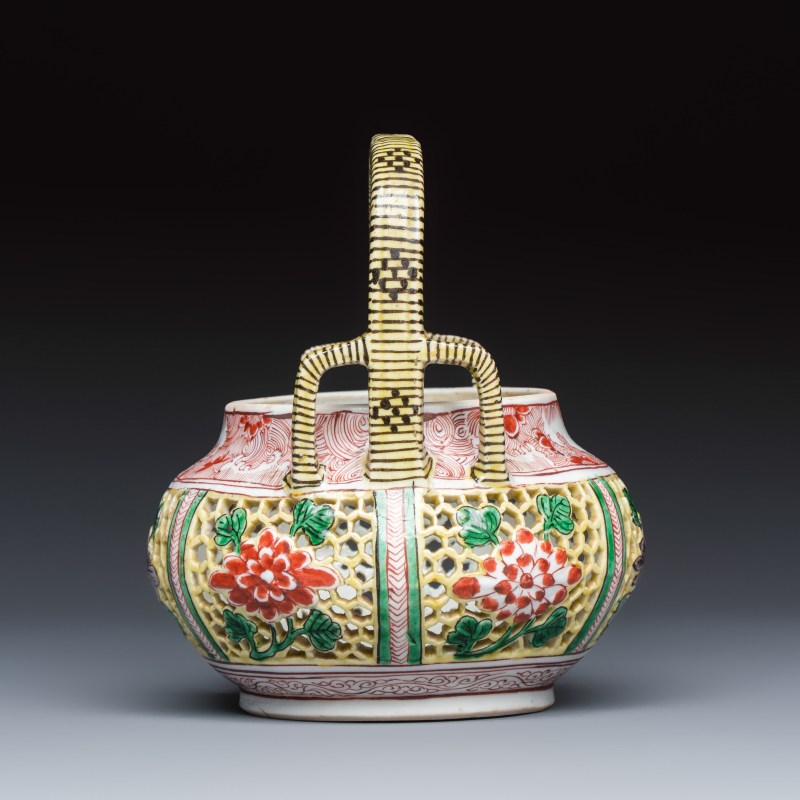 A rare Chinese verte biscuit reticulated basket - 图5