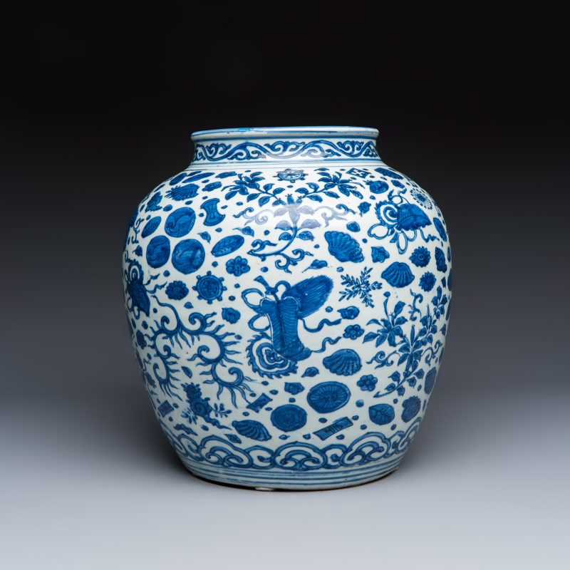 A large Chinese blue and white jar with Buddhist symbols, shells and insects - 图2