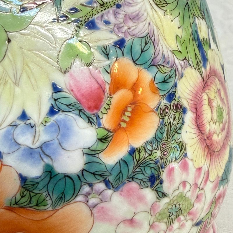 A pair of Chinese famille rose 'Millefleurs' vases with lion-head handles - 图19