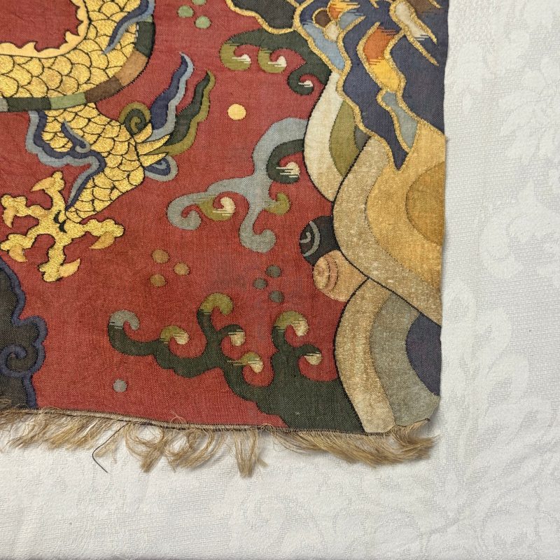 A Chinese kesi silk 'Dragons and Phoenixes' panel - 图5