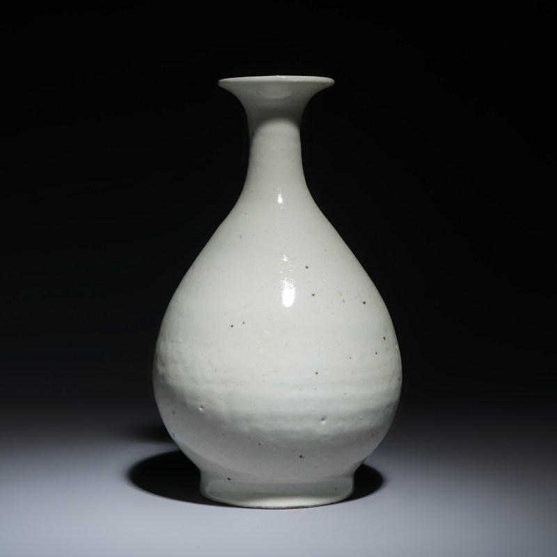 A Chinese white-glazed 'Yuhuchunping' vase - 图3