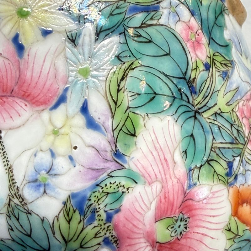 A pair of Chinese famille rose 'Millefleurs' vases with lion-head handles - 图18