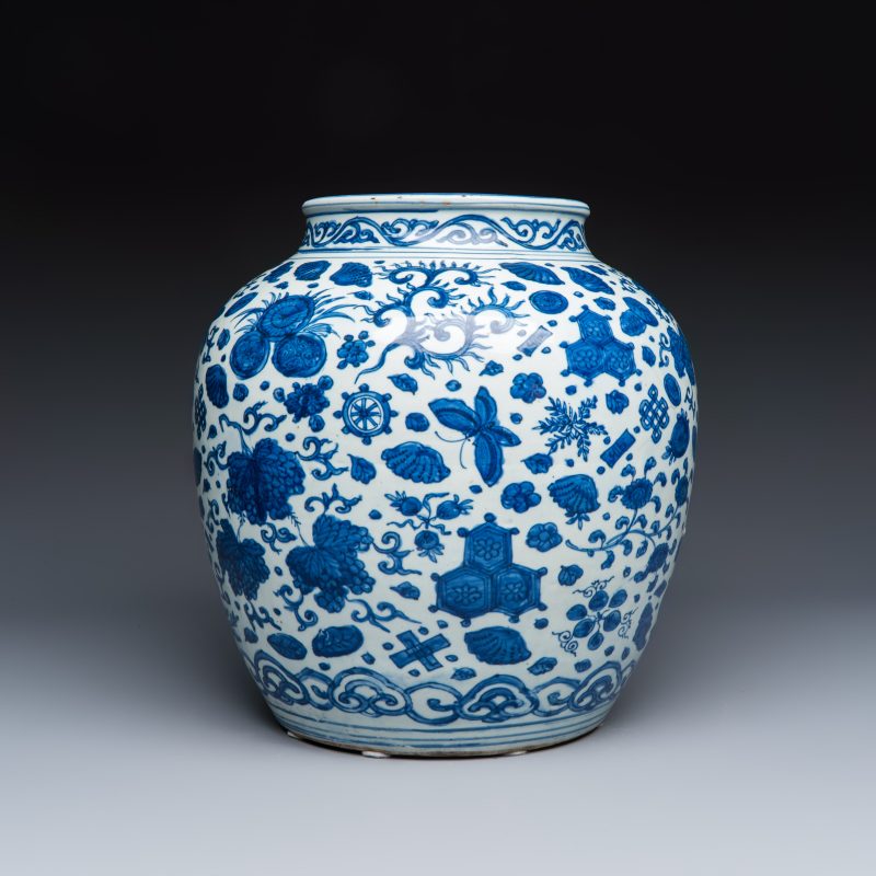 A large Chinese blue and white jar with Buddhist symbols, shells and insects - 图4