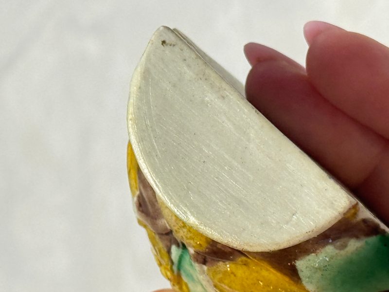 A pair of Chinese famille verte sancai biscuit wall pocket vases - 图24