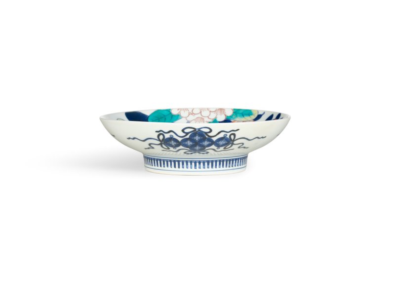 A porcelain dish, Nabeshima ware, Hizen, Edo period, late 17th – early 18th century | 色絵石楠花文皿　肥前　鍋島藩窯　江戸時代中期　17世紀後半～18世紀前半 - 图2