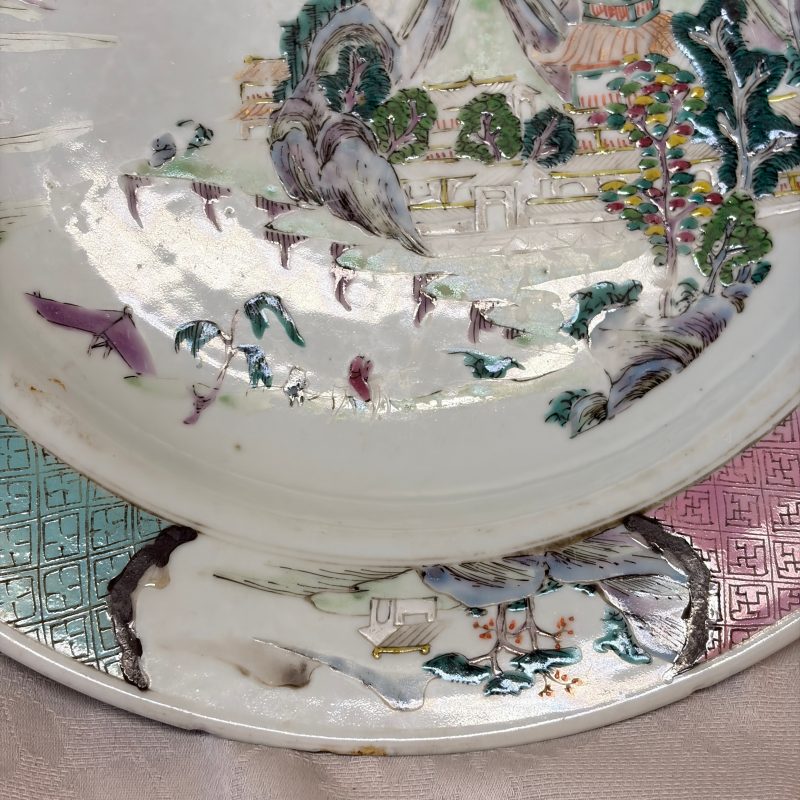 A collection of 13 Chinese famille rose 'Landscape' plates and dishes - 图143