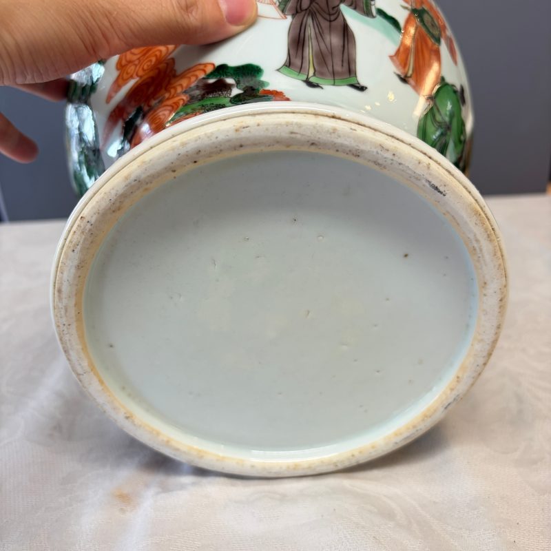 A Chinese famille verte 'Scholars and Court Ladies' baluster vase and cover - 图20