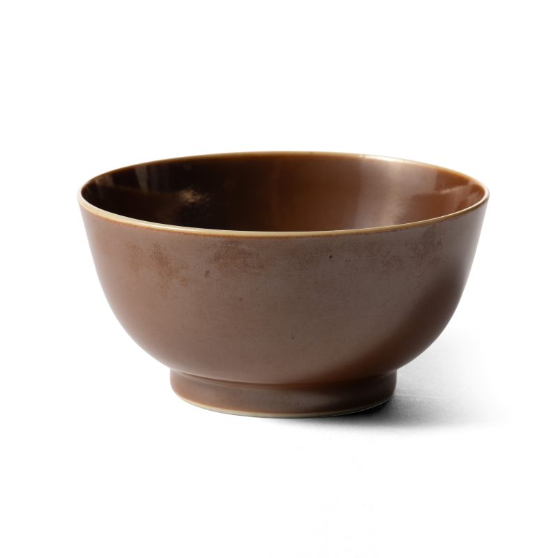 A café-au-lait-glazed bowl, Qianlong mark and of the period (1736-1795) - 图1