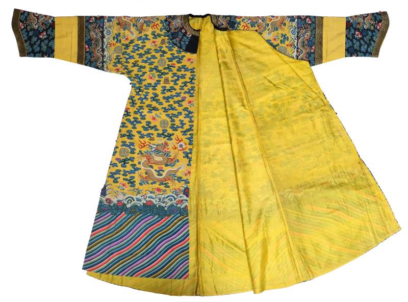 A rare yellow-ground silk kesi Twelve-Symbol semi formal dragon robe, Longpao - 图3