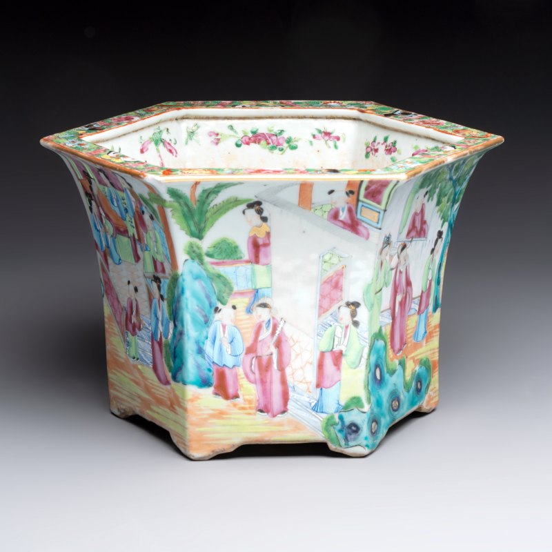 A Chinese Canton famille rose hexagonal planter and stand with narrative design - 图4