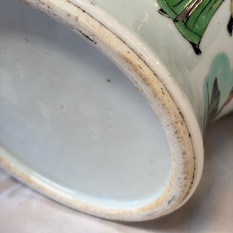 A Chinese famille verte 'Scholars and Court Ladies' baluster vase and cover - 图22
