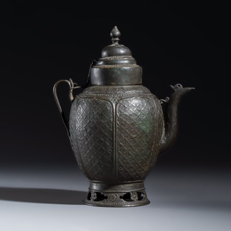 A Vietnamese bronze ewer and cover - 图4